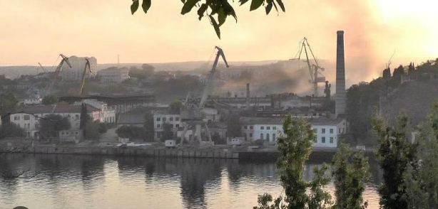 乌克兰导弹袭击黑海舰队司令部，紧张局势升级