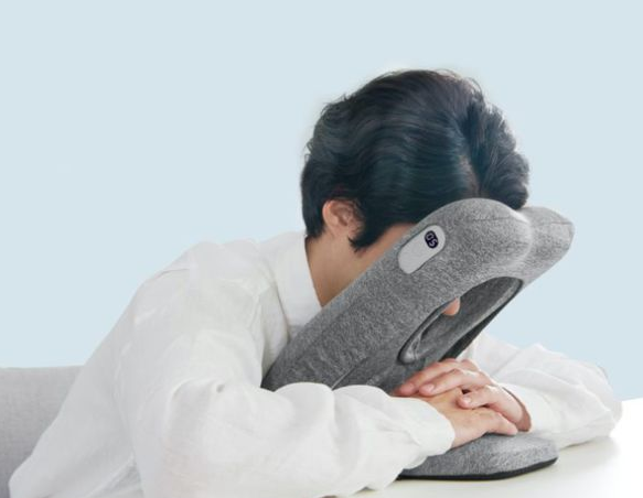 创新型头枕助力舒适午睡体验：日本公司推出不压胳膊设计，自带振动闹钟
