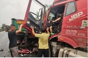 广州交通事故调查：宝马碰撞出租车起火，交警关注“斗气车”传言