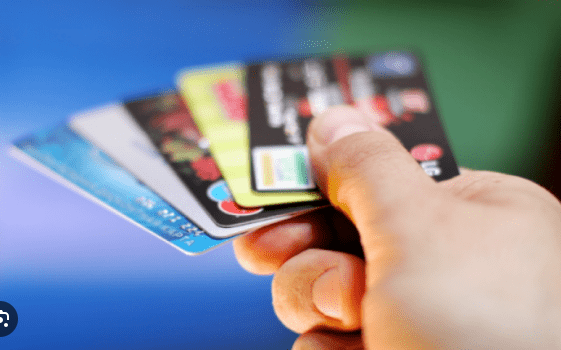 中国多家银行宣布信用卡服务费减免 新政策为用户带来实惠
