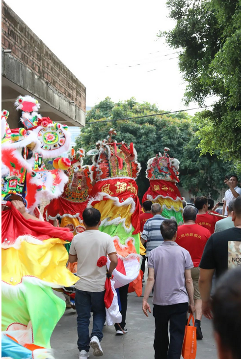茶山镇最盛大的春节习俗：千人同庆的上周塘庆灯喜宴！