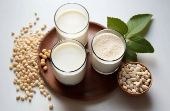 比较豆浆和牛奶：哪个更适合你的营养需求？